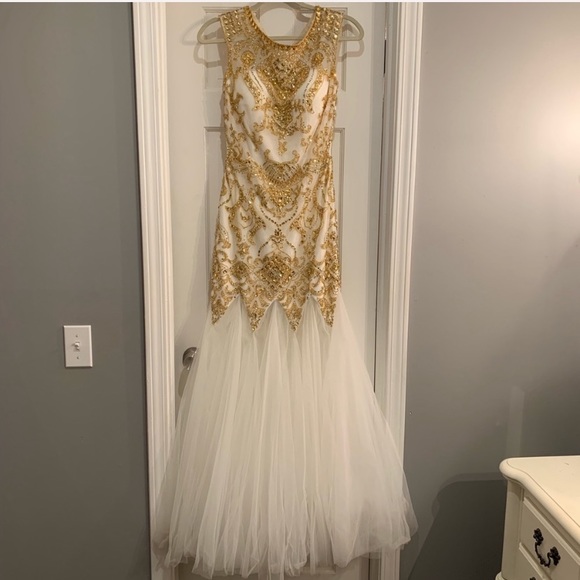 🎉HP🎉 Angela & Alison Formal or Wedding Dress - Picture 3 of 8